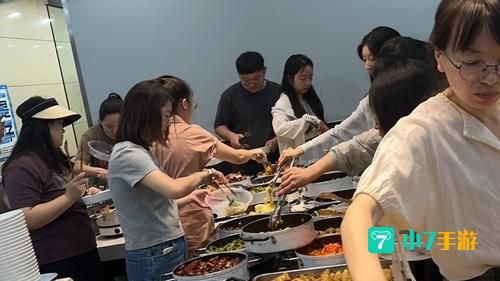 吃货大食堂员工